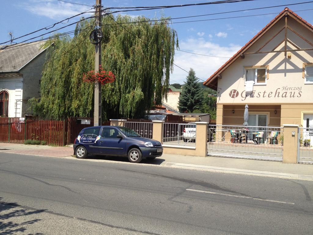 Ferienwohnung Rozse Apartman-Tetoter Budaörs Exterior foto