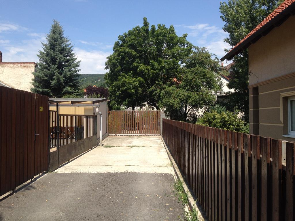 Ferienwohnung Rozse Apartman-Tetoter Budaörs Exterior foto